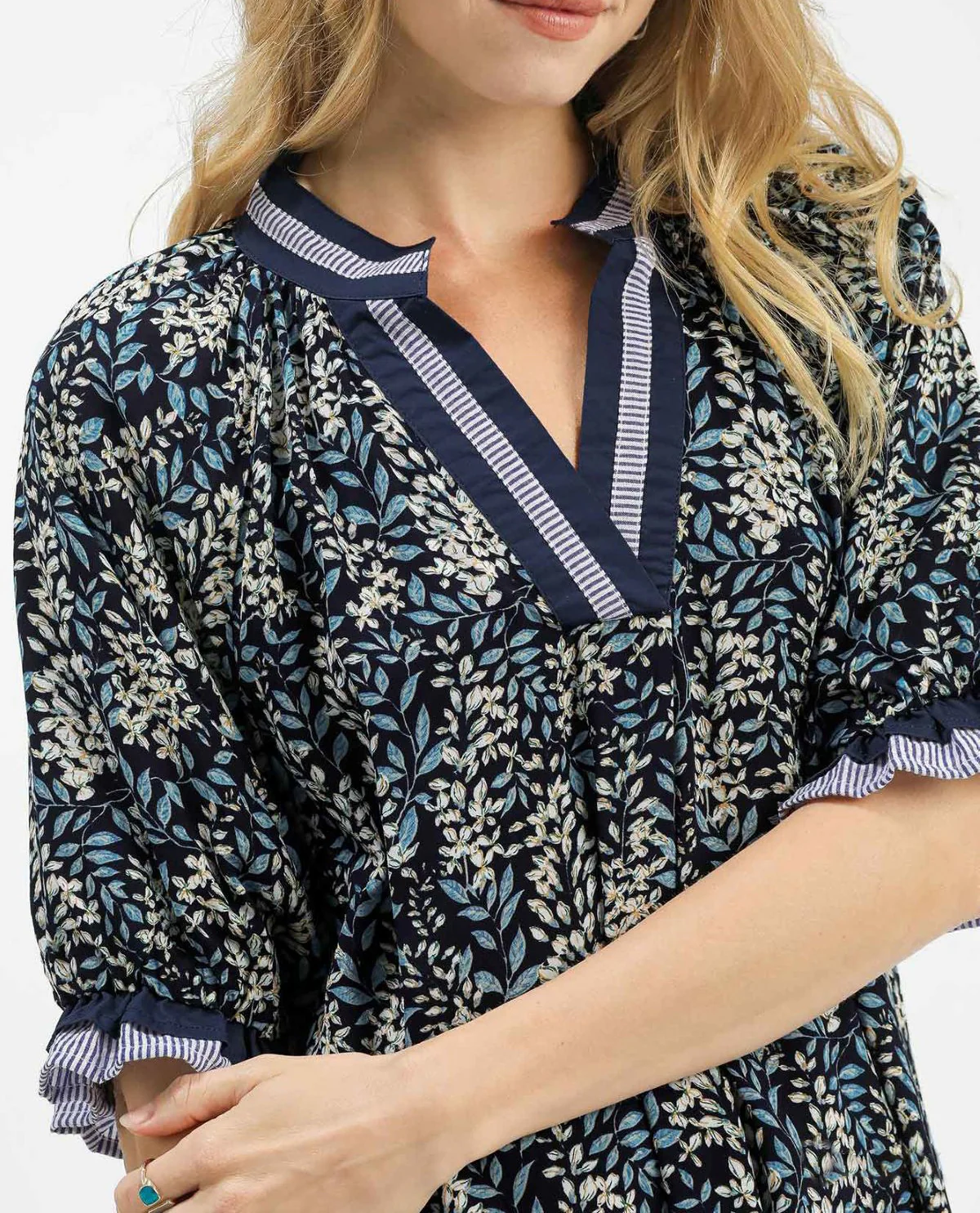 Spring Brust Print V-neck Collared Top - Image 9